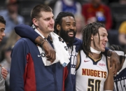 虎扑-皇家社会训练开放日；清晨回应争议引欢呼；NBA常规赛在即；赛季目标并未改变的简单介绍